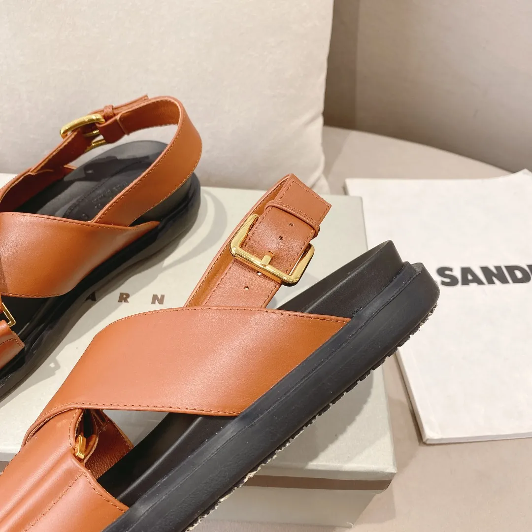 👟👟Ex-factory price 440👟👟 Marni Mani, popular online celebrity style, Taobao, popular single style in physical stores! Thick-soled, elevated classic cross-strap, color-blocked flat-soled cowhide open-toe European and American style women's sandals. Fabric: Cowhide Lining: Sheepskin Outsole: Rubber Button: Gold Size: 35-40